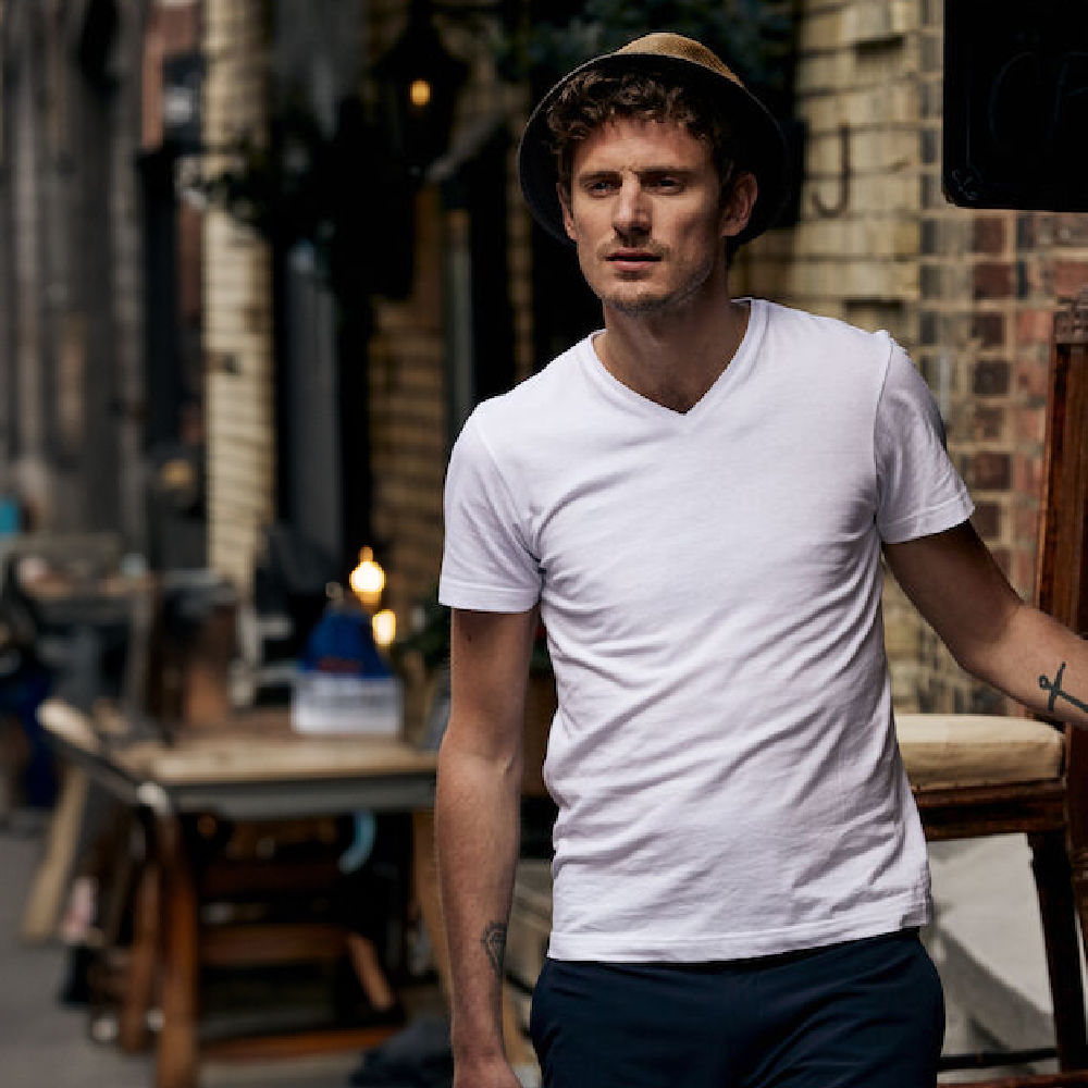 Basic-T V-neck