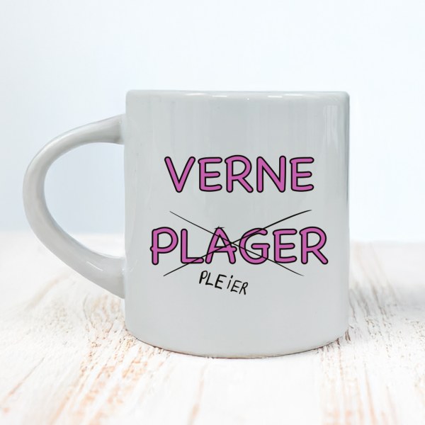 Verneplager – morsom kaffekopp til vernepleier (180 ml)